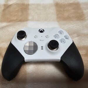 Xbox Elite Series 2 Wireless Controller White and Black